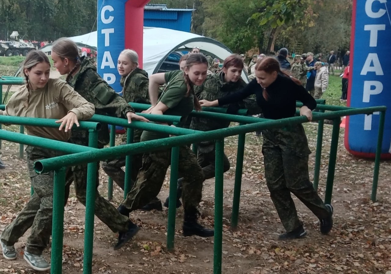 Девушки-юнармейцы представили Саратовскую область во Всероссийской военно-патриотической игре
